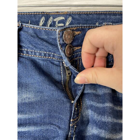 WallFlower Denim Bermuda Shorts Womens Size 5 Blue Cuffed Stretch Embroidered - Picture 2 of 11